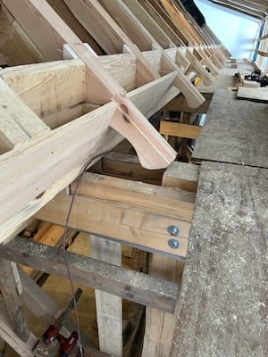 Remise Detail Dachbalkenköpfe